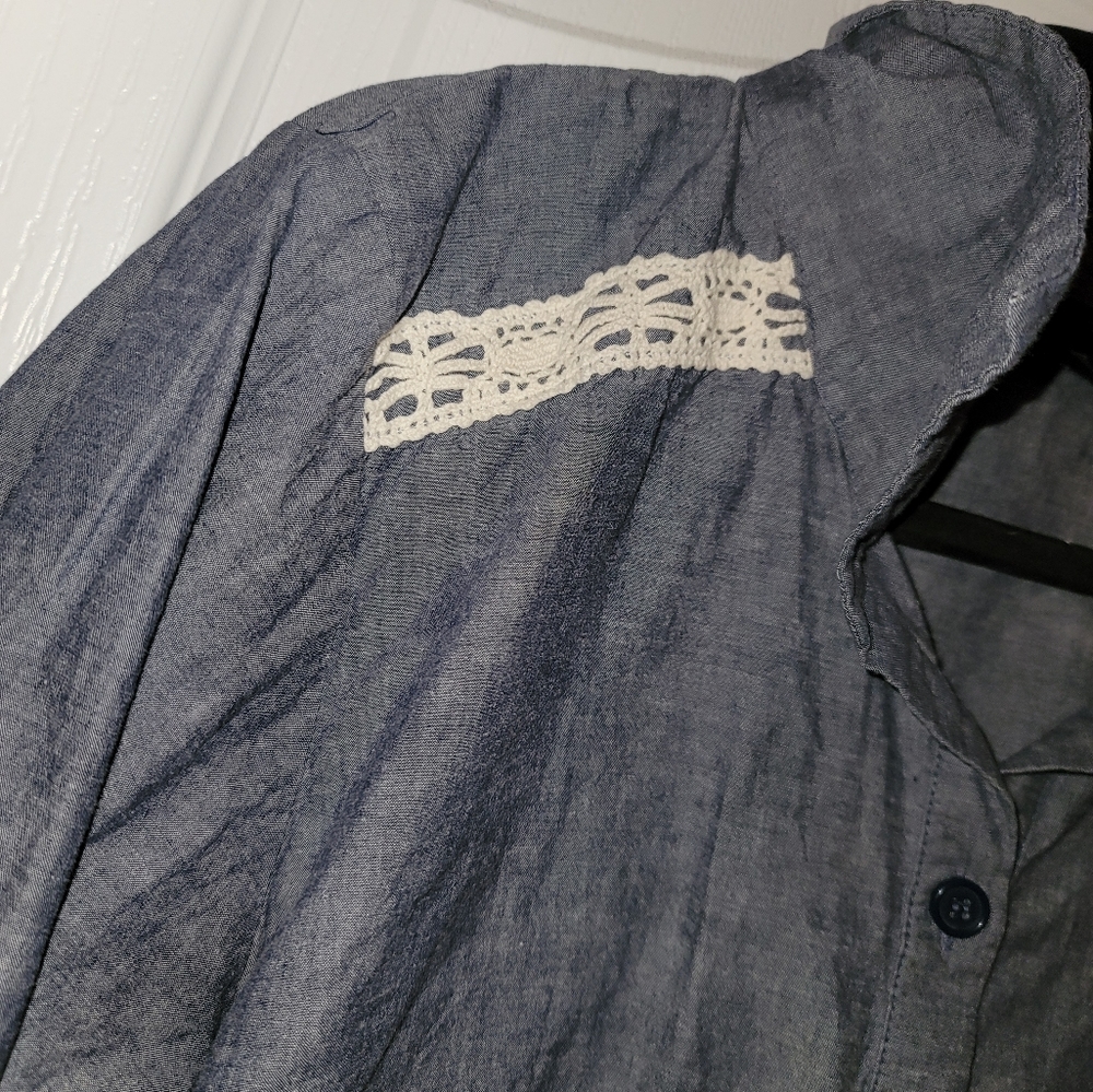 Torrid button up shirt - Picture 2 of 5